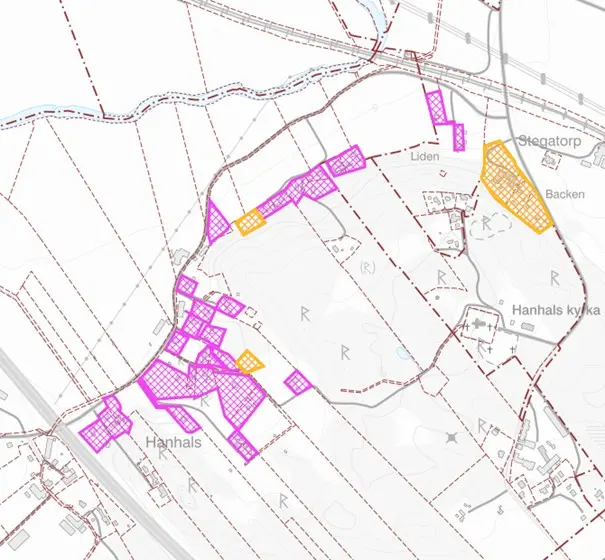 Kartbilden markerar berörda fastigheter för vatten och avlopp i östra Hanhals.